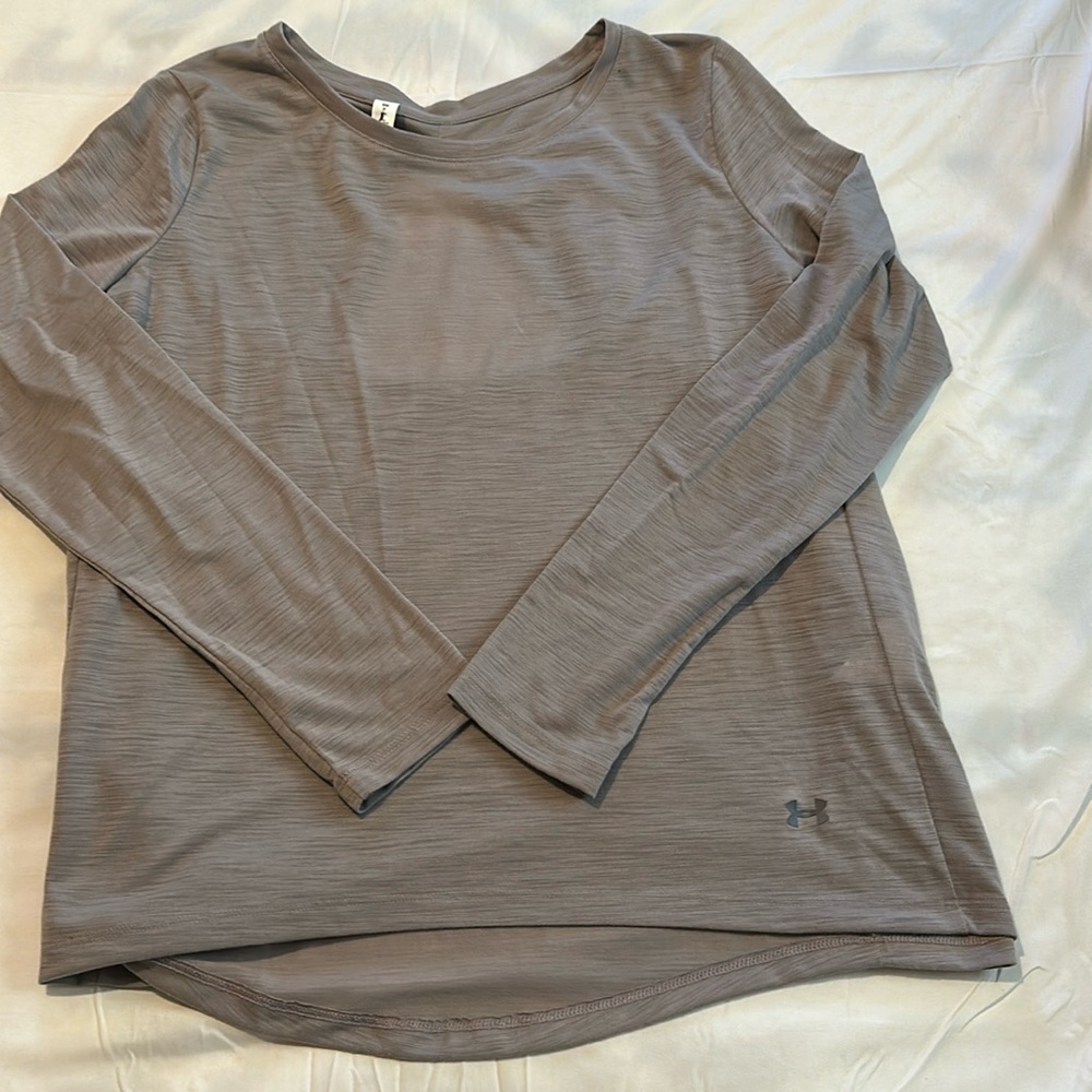 Women’s Under Armour Shirt Small NWOT